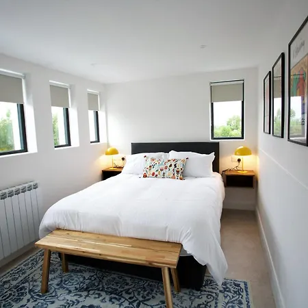 Feriehus Dillon School House - Luxury In The Countryside *