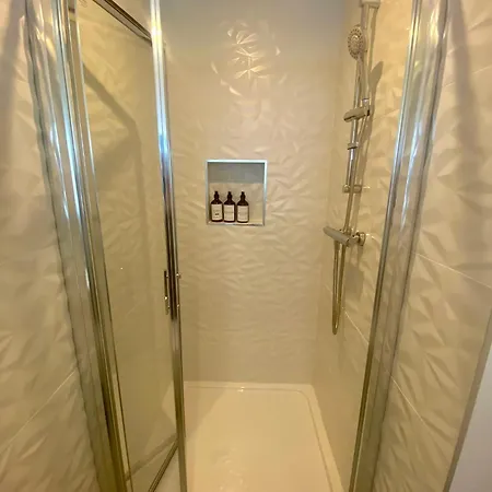 Дом отдыха Dillon School House - Luxury In The Countryside *