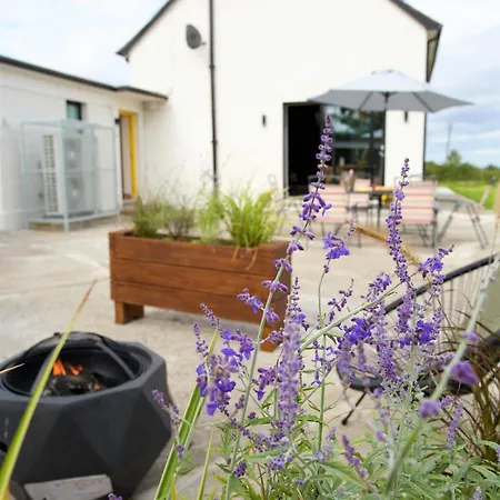 Dillon School House - Luxury In The Countryside Feriehus