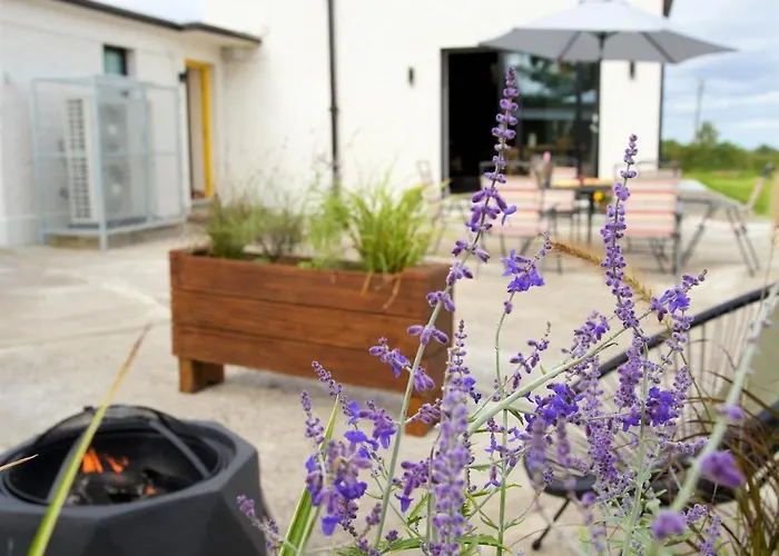 Dillon School House - Luxury In The Countryside 度假居